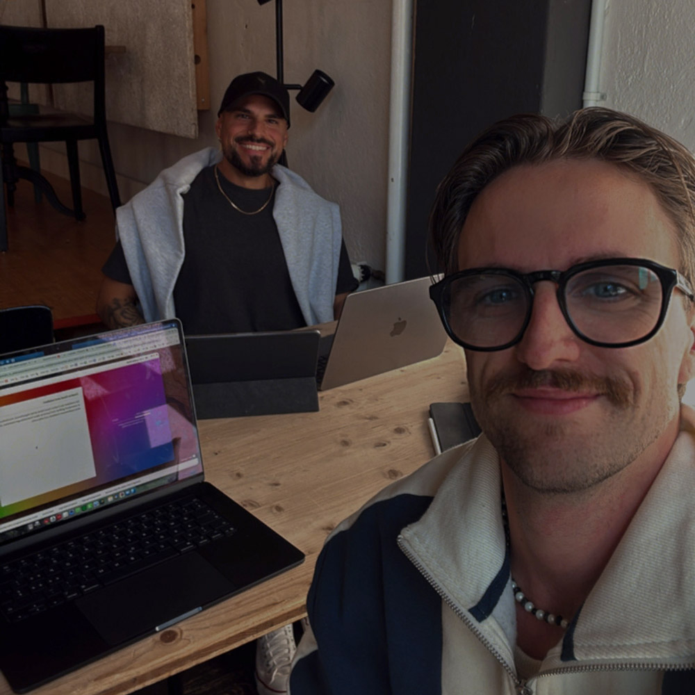 Marc Deriaz im Gespräch mit einem Partner
